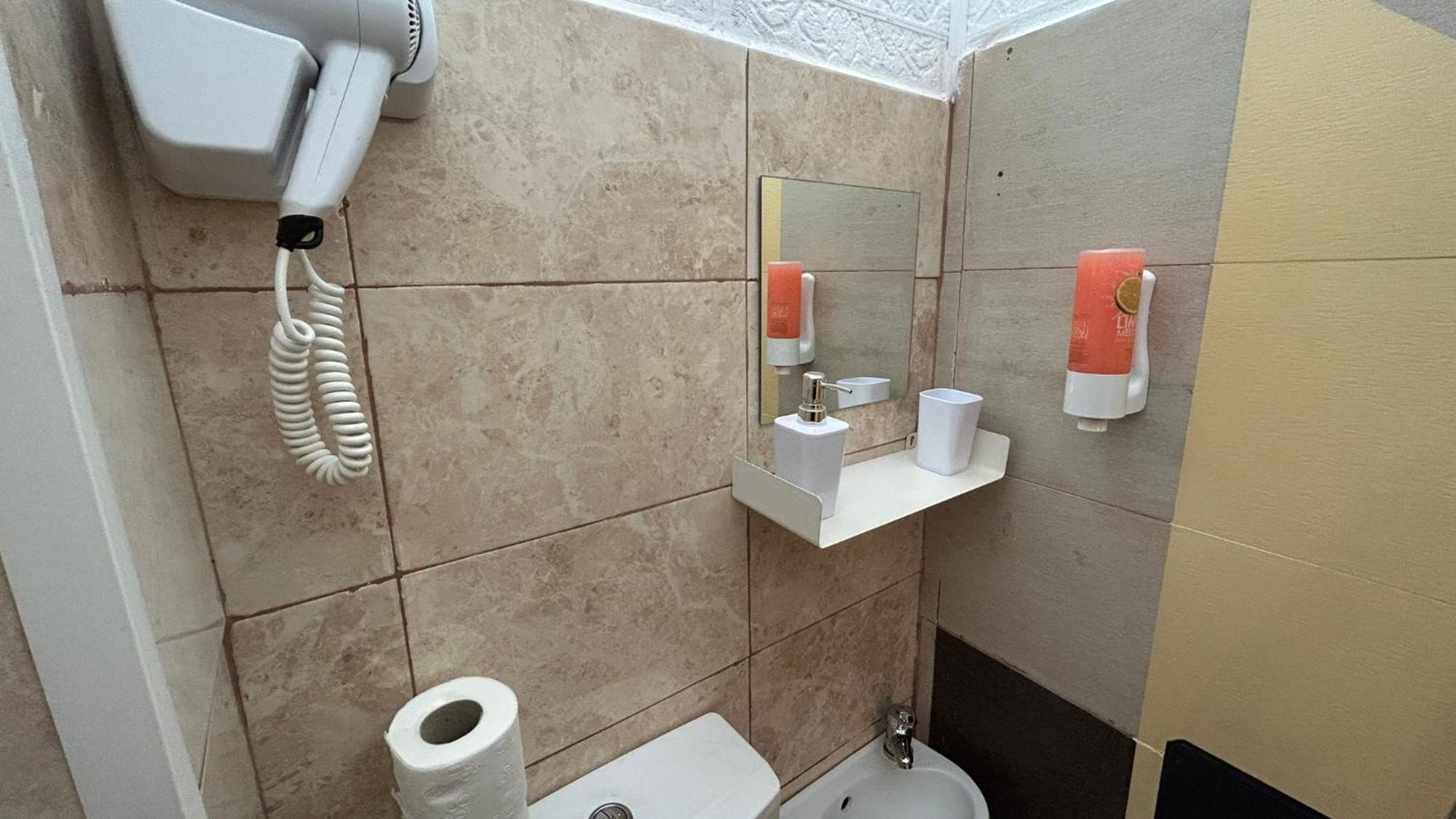Central Accommodation Budget By Hr Bucureşti Eksteriør bilde