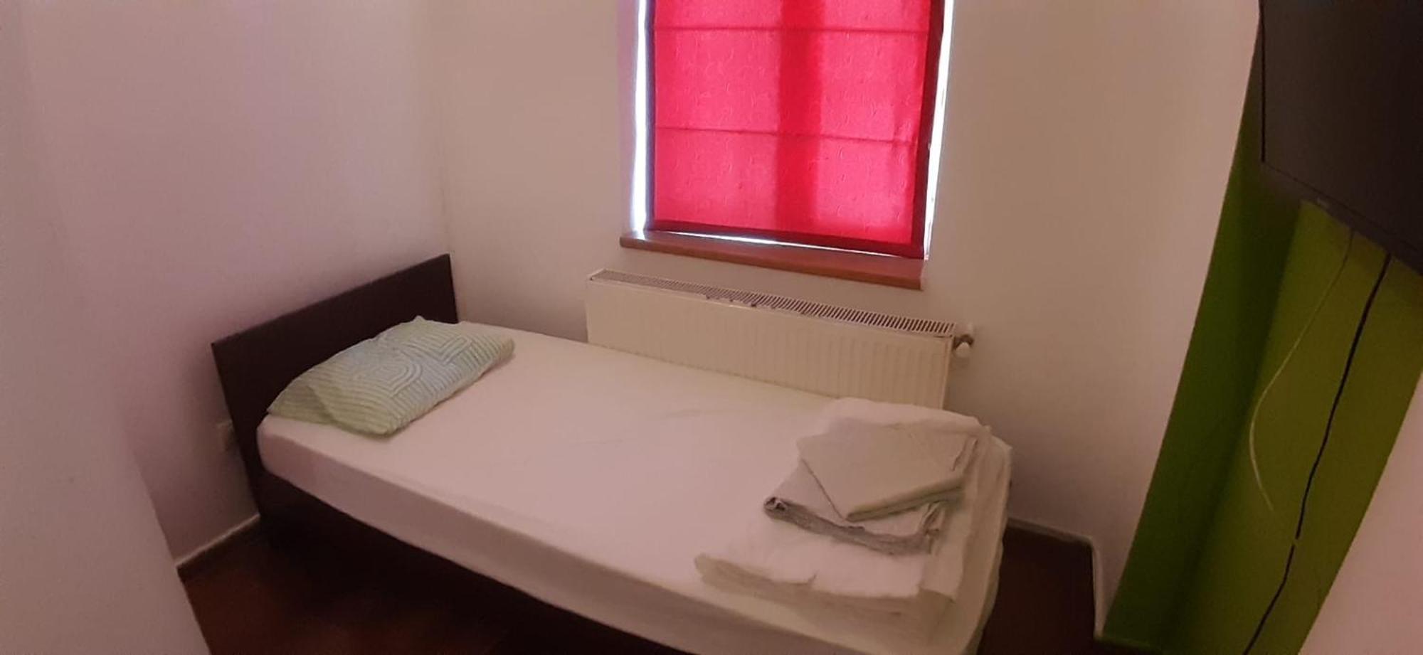 Central Accommodation Budget By Hr Bucureşti Eksteriør bilde